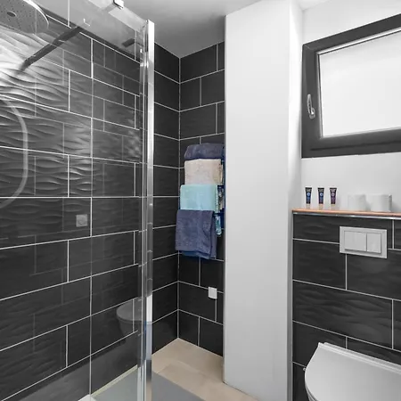 Reves Bleus, T2 Proche Des Sablettes, Clim, Wifi, Place De Parking * La Seyne-sur-Mer