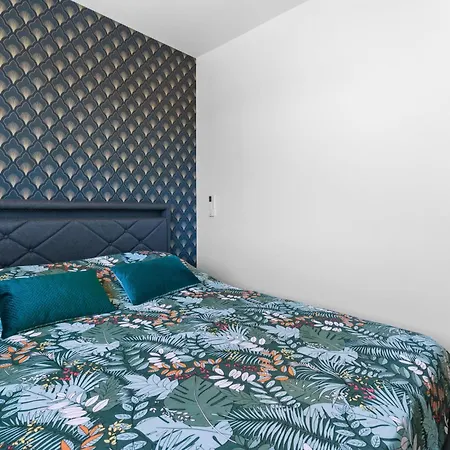 Appartement Reves Bleus, T2 Proche Des Sablettes, Clim, Wifi, Place De Parking