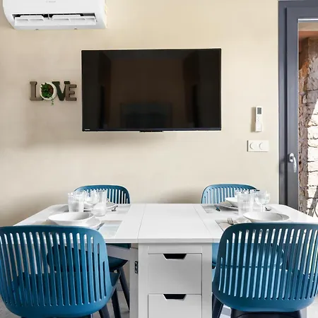 Apartment Reves Bleus, T2 Proche Des Sablettes, Clim, Wifi, Place De Parking La Seyne-sur-Mer